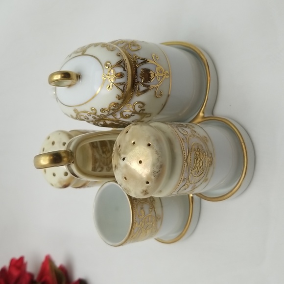 Noritake Christmas Ball 7 Piece Condiment Set - Picture 11 of 15